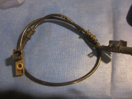 Mercedes BenzCL500 W220 S CLASS W215  FRONT RIGHT BRAKE PAD CALIPER SENSOR 2205400108